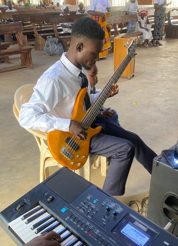 SOULFUL ACOUSTIC GUITAR AND SINGING PERFORMANCE :Helping audiences connect through soulful singing and heartfelt acoustic guitar performances.