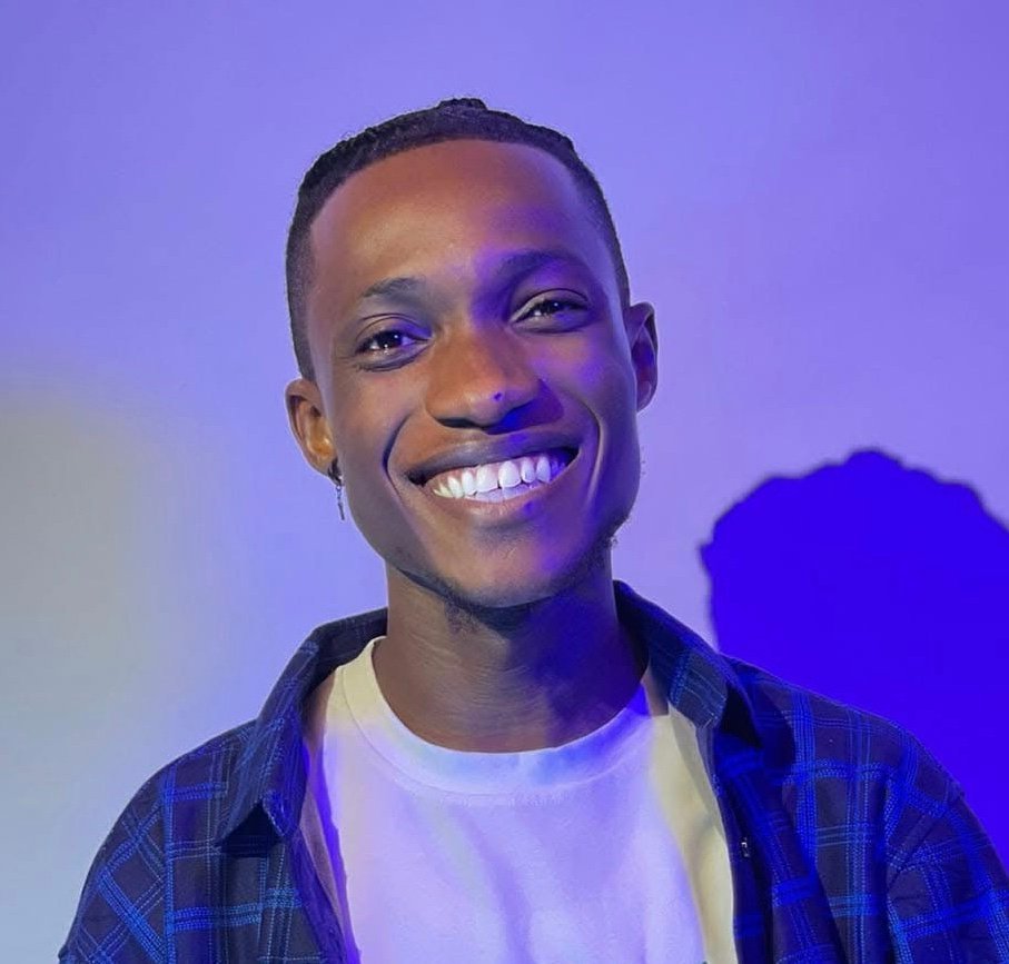 Experience backup singer/ songwriter available in Lagos